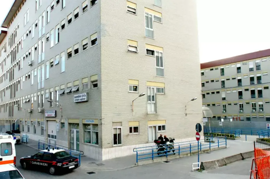 L'ospedale (foto Ansa)