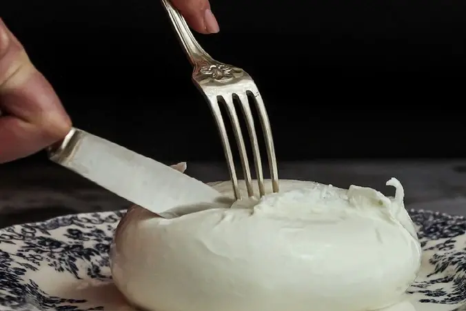 Una mozzarella (foto Ansa)