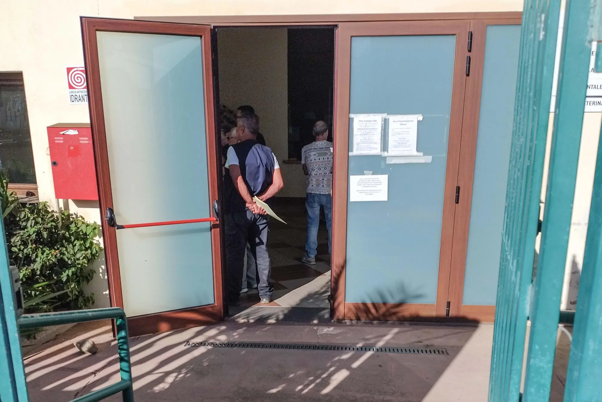 Pazienti in fila a un Ascot (Archivio)