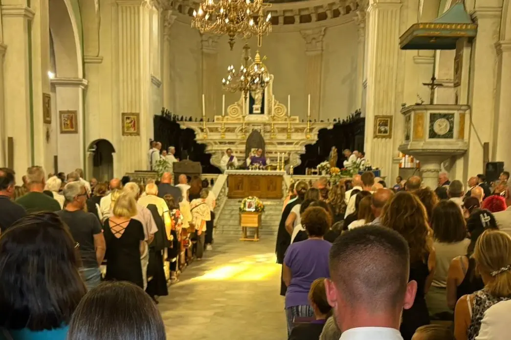 I funerali di Gaia Costa alla cattedrale di Tempio (foto Busia)