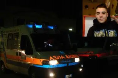 Un'ambulanza e nel riquadro Mirko Maninchedda