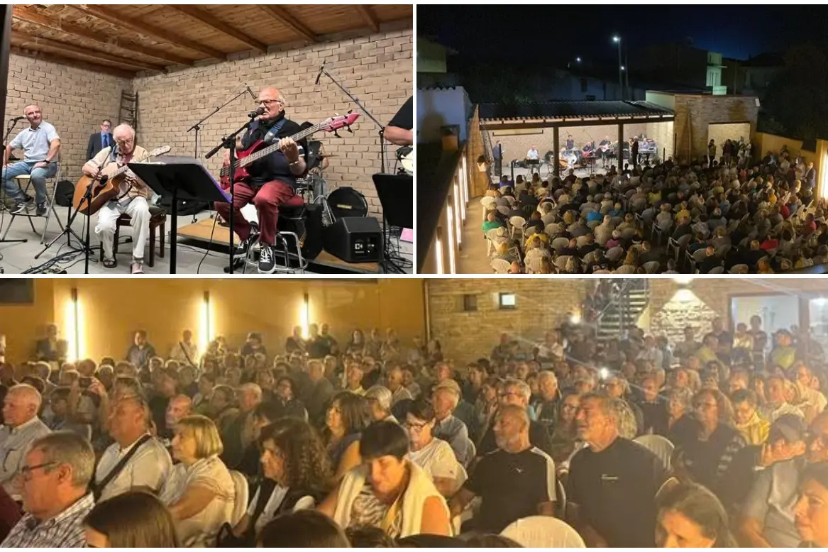 Lo spettacolo a Santa Giusta (foto Pinna)
