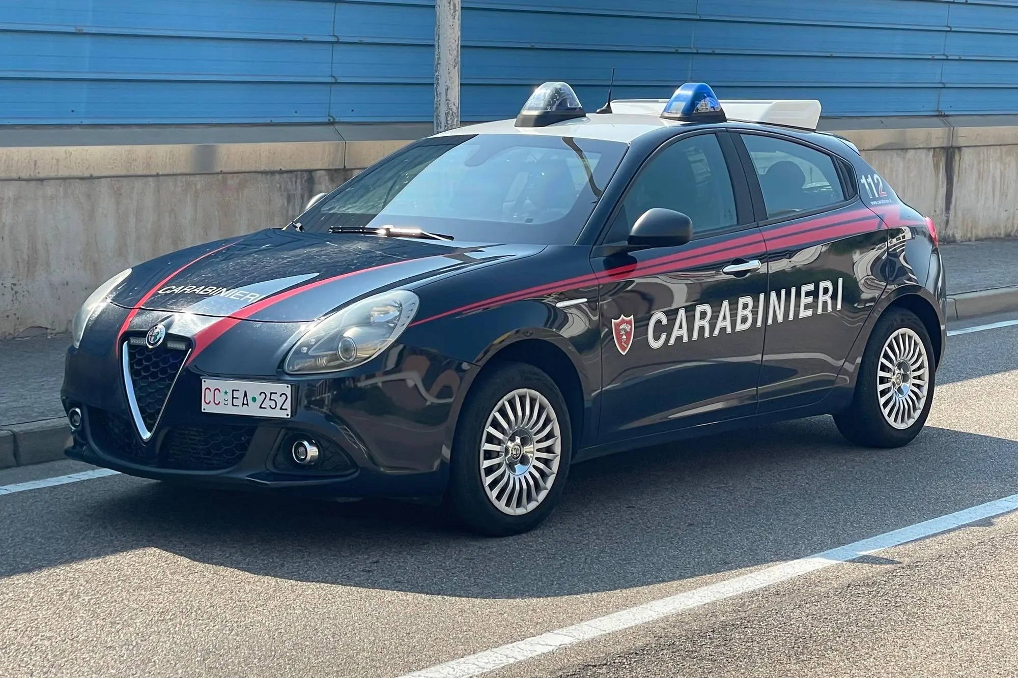 Un'auto dei carabinieri di Cagliari