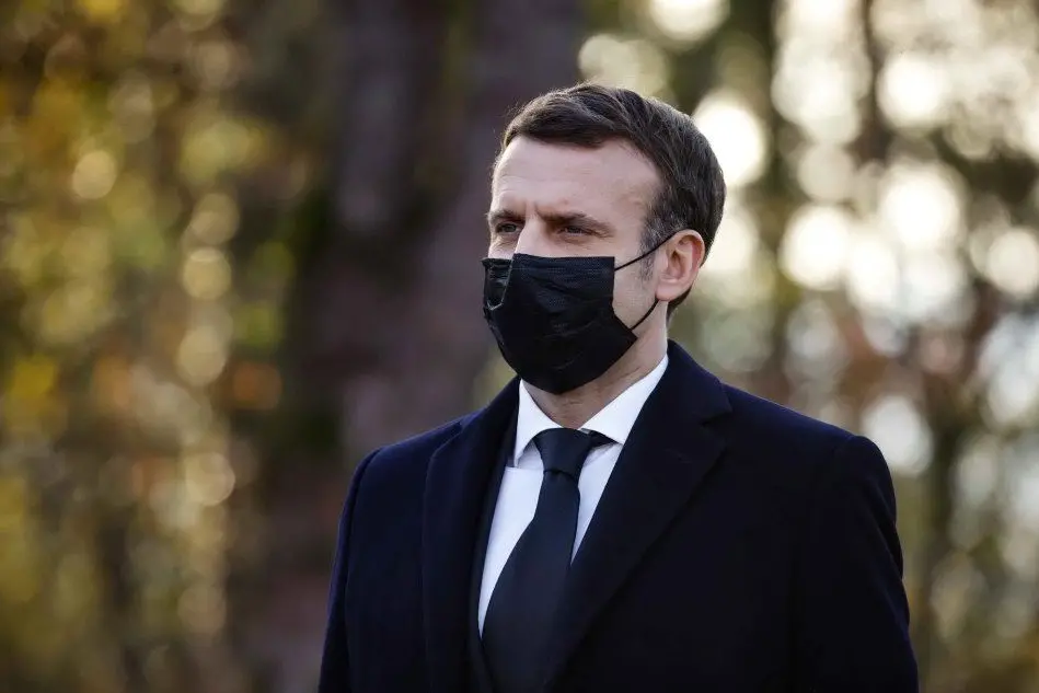 Il presidente Macron (foto Ansa/Epa)