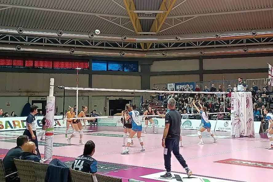 Una fase del match tra Hermaea Olbia e Roma Volley Club (foto Giagnoni)