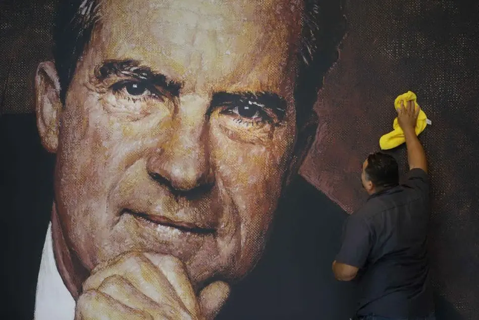 Il Presidente tra volto dallo scandalo Watergate Richard Nixon. (Foto Ansa)