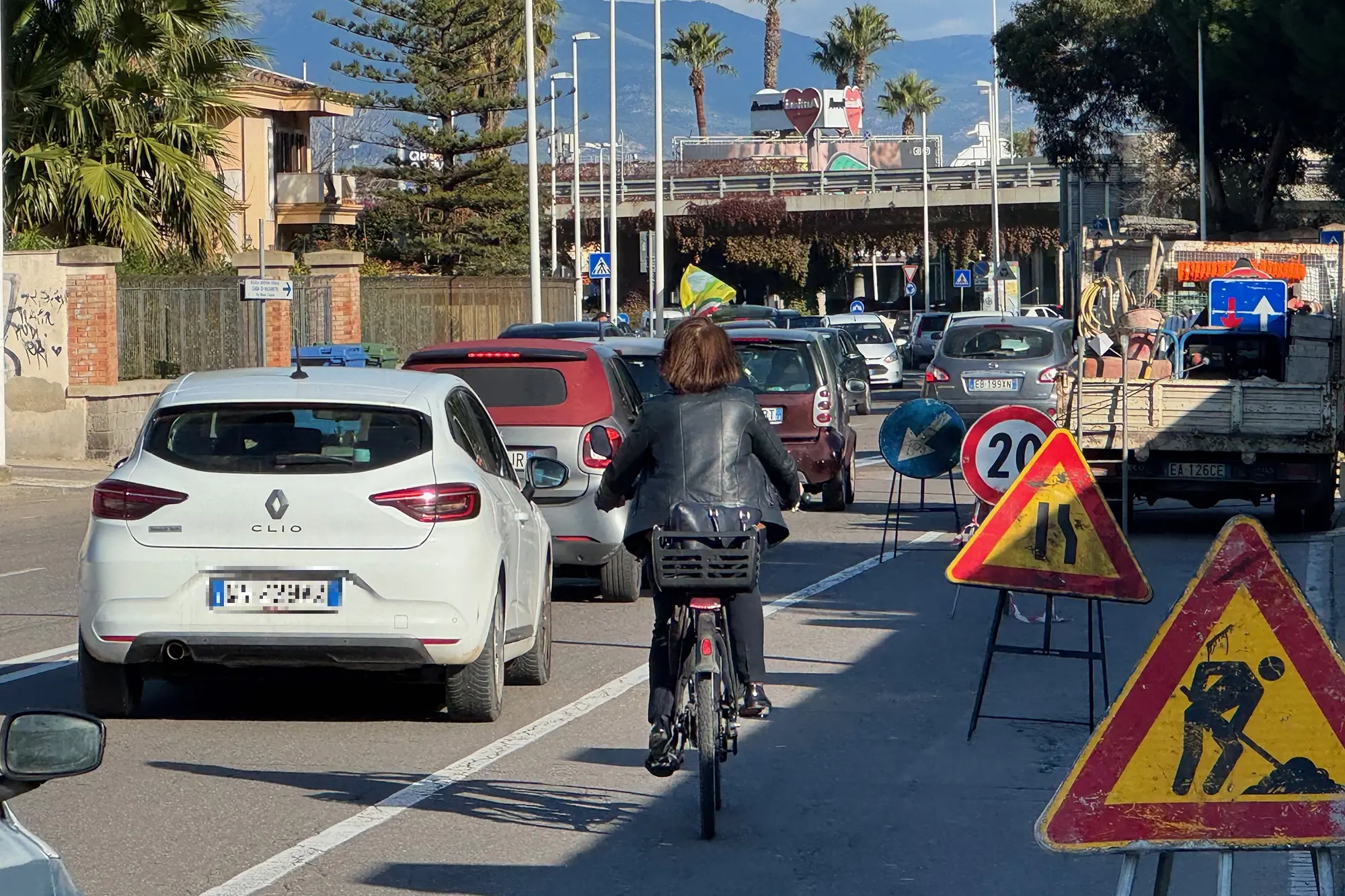 Cagliari, traffico e cantieri (foto L'Unione Sarda)