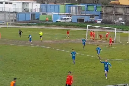 Esultanza dei giocatore della Nuorese dopo il gol del pareggio