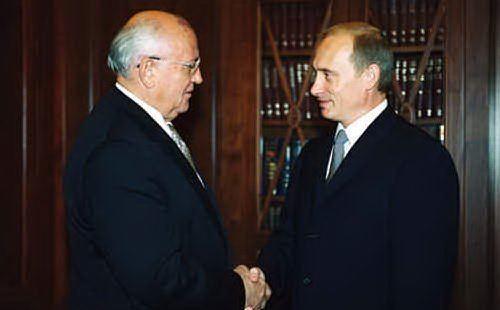 Stringe la mano all'attuale presidente russo Vladimir Putin (foto Wikipedia)
