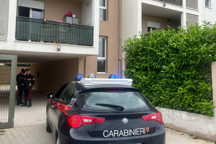 Donna morta a Is Corrias: urla e tracce di sangue in casa alimentano l’ipotesi del delitto