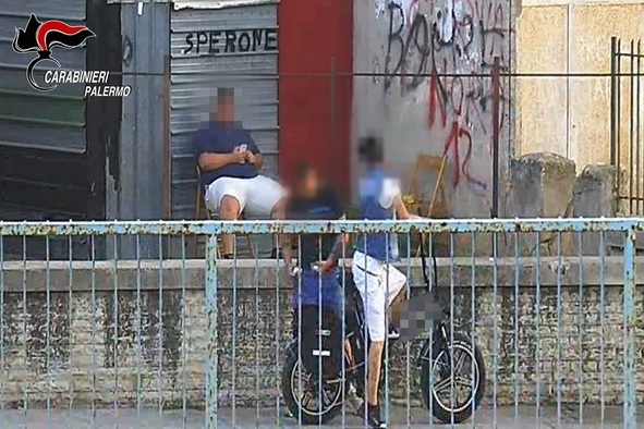 Operazione antidroga nel quartiere Sperone, decine di arresti