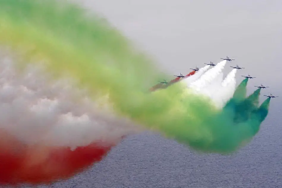 Il Tricolore festeggia 222 anni: oggi celebrazioni in tutta Italia (Ansa)