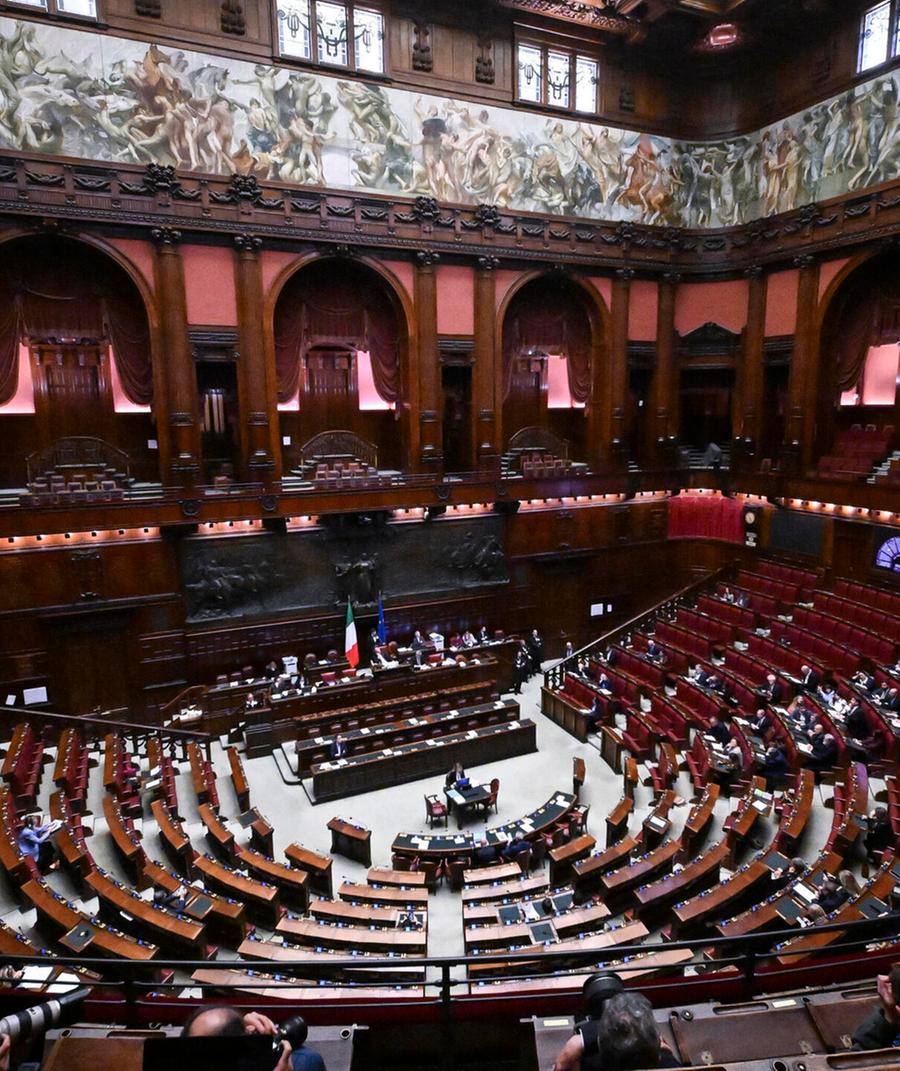 Decreto sicurezza, sì alla fiducia