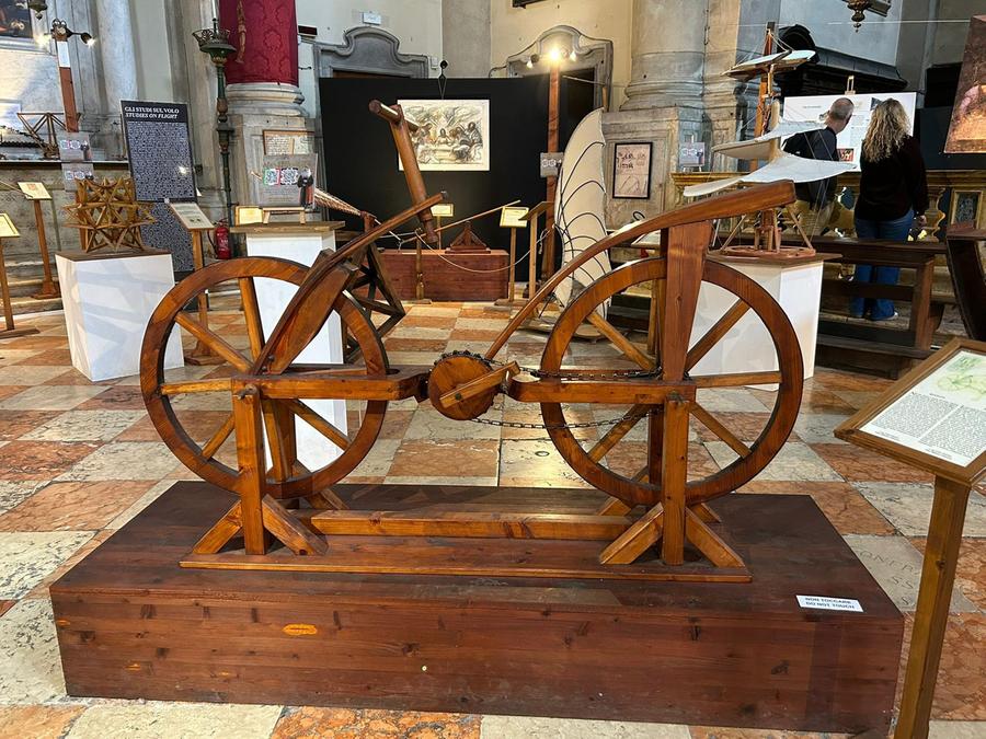 Il fascino delle macchine funzionanti di Leonardo