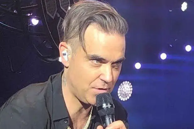 Robbie Williams (foto da @DIRW4)