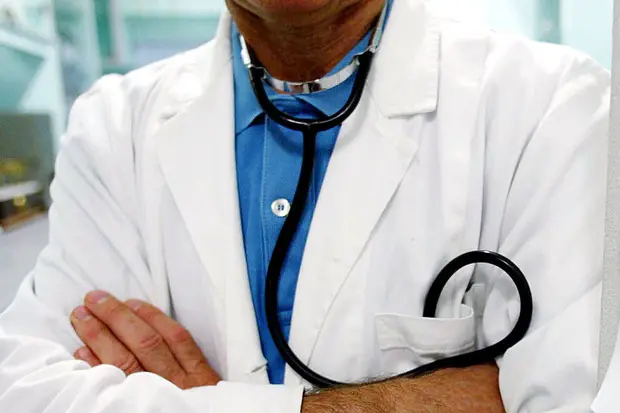 Un medico (Ansa)