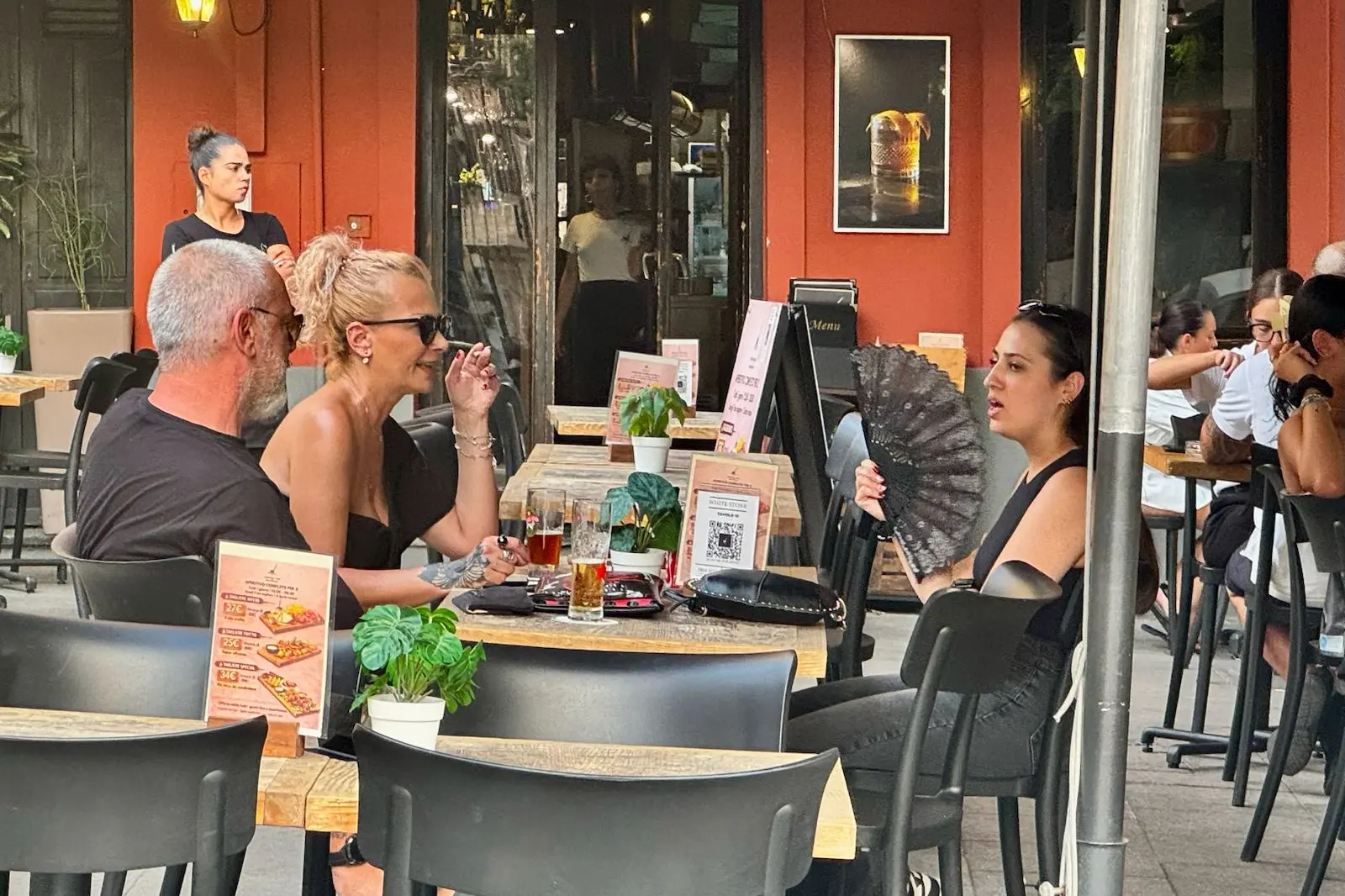 Turisti in piazza Yenne