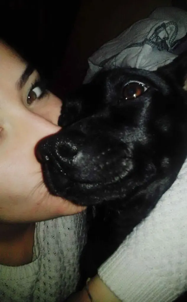 Ester Monni, di Burcei, con Shaila