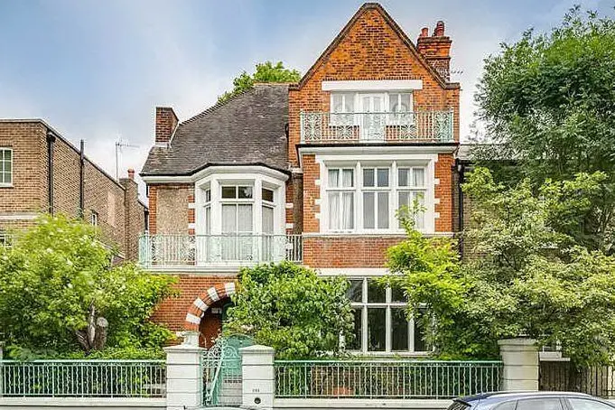 La villa in vendita a Londra (foto @Zoopla)