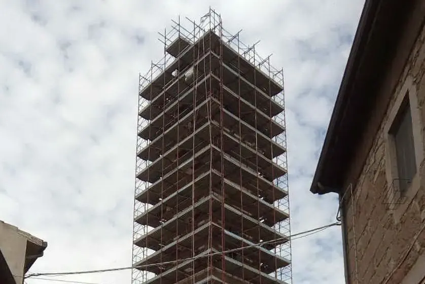 La cima del campanile (foto L'Unione Sarda - Orbana)