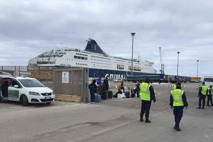 Sbarco a Porto Torres: studenti Erasmus in fuga dalla Spagna