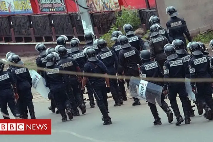 La polizia camerunense (foto Bbc)