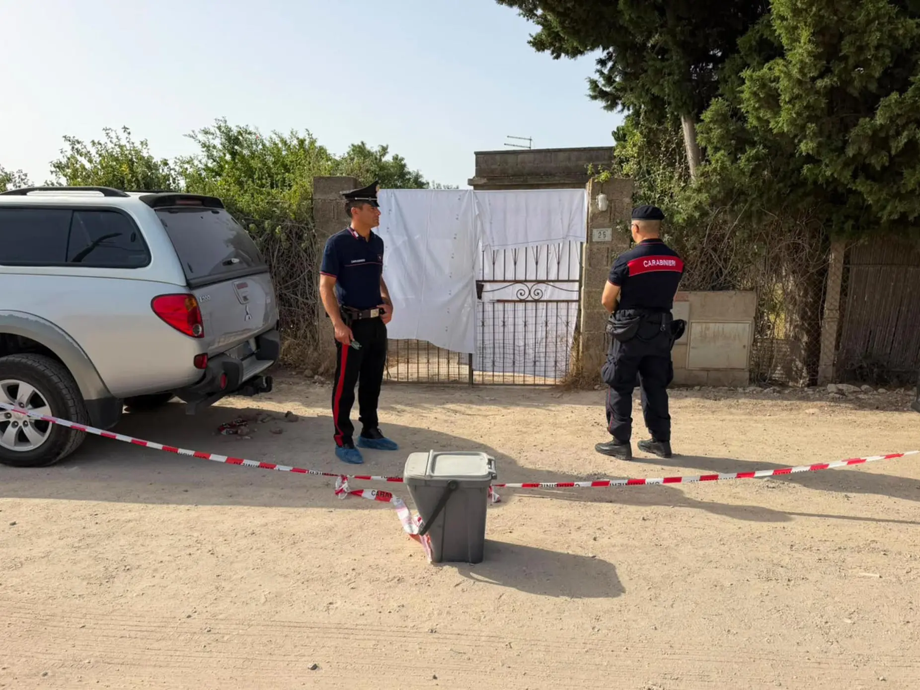 I rilievi delle forze dell'ordine (Ansa-Scordo)