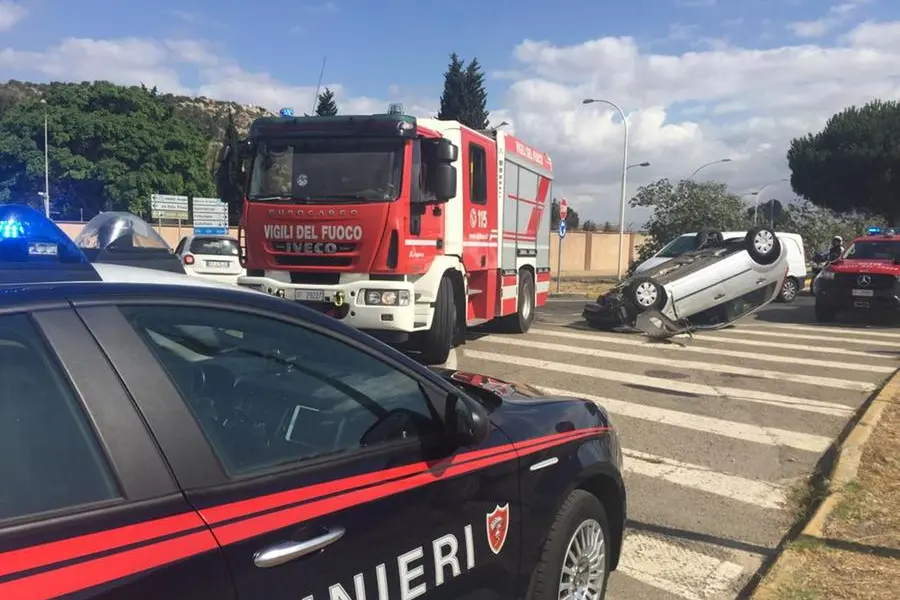 L'incidente in via Is Guadazzonis (foto Piras)