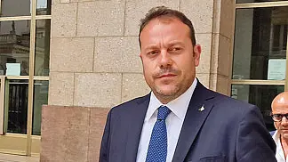 https://immagini.unionesarda.it/version/c:NTQ0NWM1ZmMtYzJjOC00:YzcxYTRkN2ItNGI0Zi00/image.webp?f=16:9
