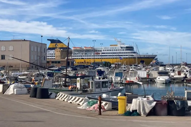 Il porto di Porto Torres (foto Pala)
