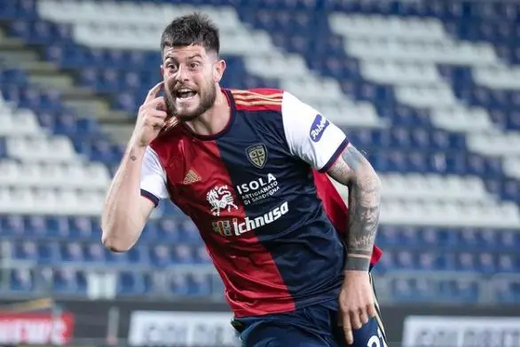 Cagliari, l’Arezzo dell’ex Cerri avversario ai trentaduesimi di Coppa Italia Alberto Cerri ai tempi del Cagliari (archivio)