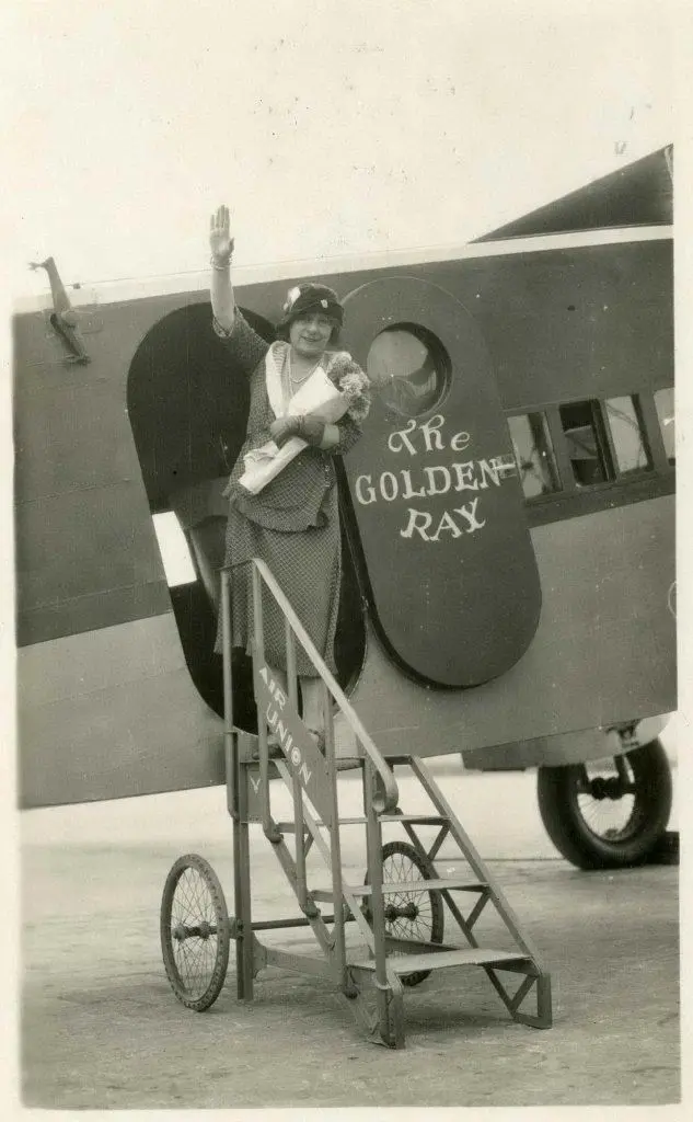 Margherita Sarfatti a bordo dell'aeroplano Golden Ray, durante il viaggio in America del Sud, fotografia dell’agosto-ottobre 1930\r Mart, Archivio del ‘900, Fondo Sarfatti