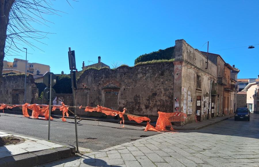 Parcheggi nel vecchio cinema Verdi