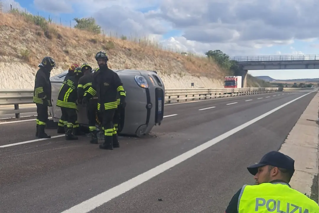 L'auto ribaltata