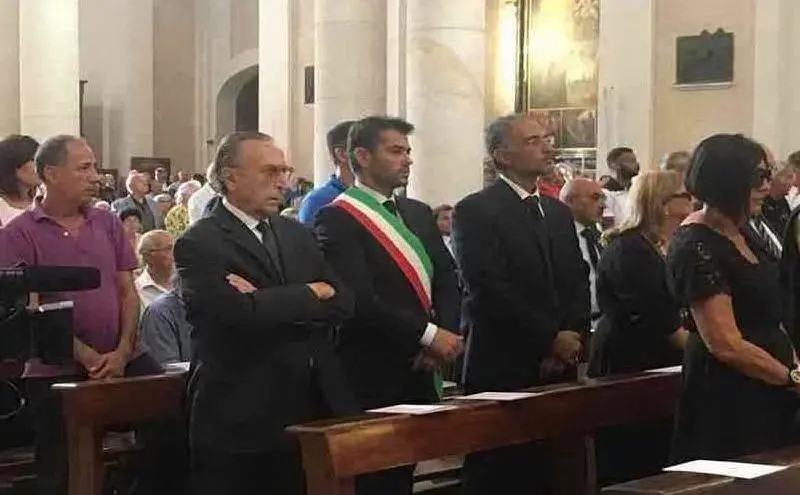 I funerali, a cui ha partecipato anche il sindaco di Cagliari Massimo Zedda