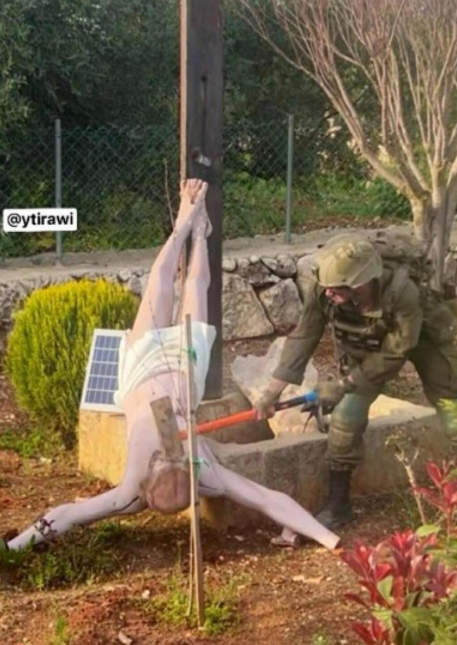 Martellate sulla croce, la condanna di Netanyahu