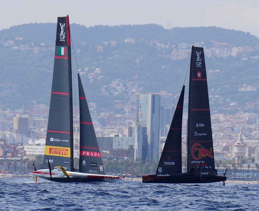 Arrivano i team: ecco Alinghi e New Zealand