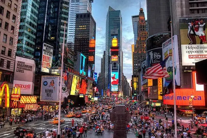 Times Square a New York (foto wikimedia)