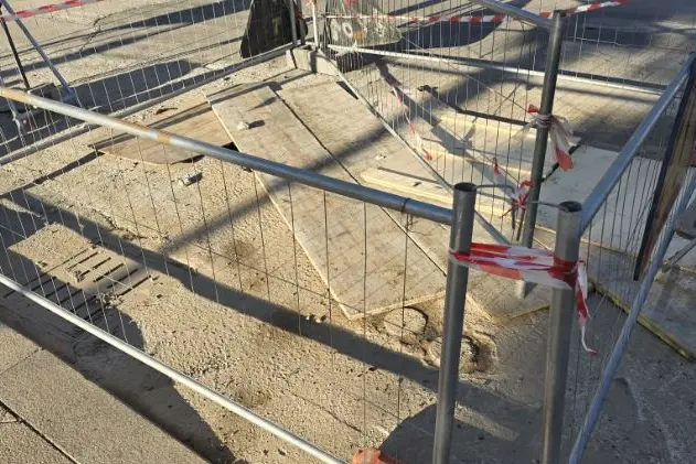La falla idrica riparata (foto Pala)