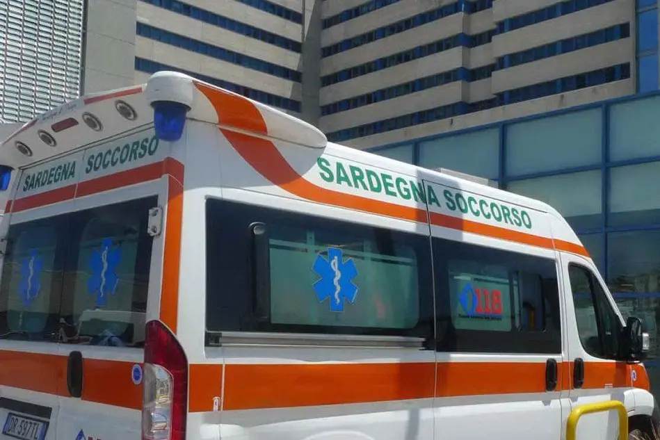 Un'ambulanza (Archivio L'Unione Sarda)