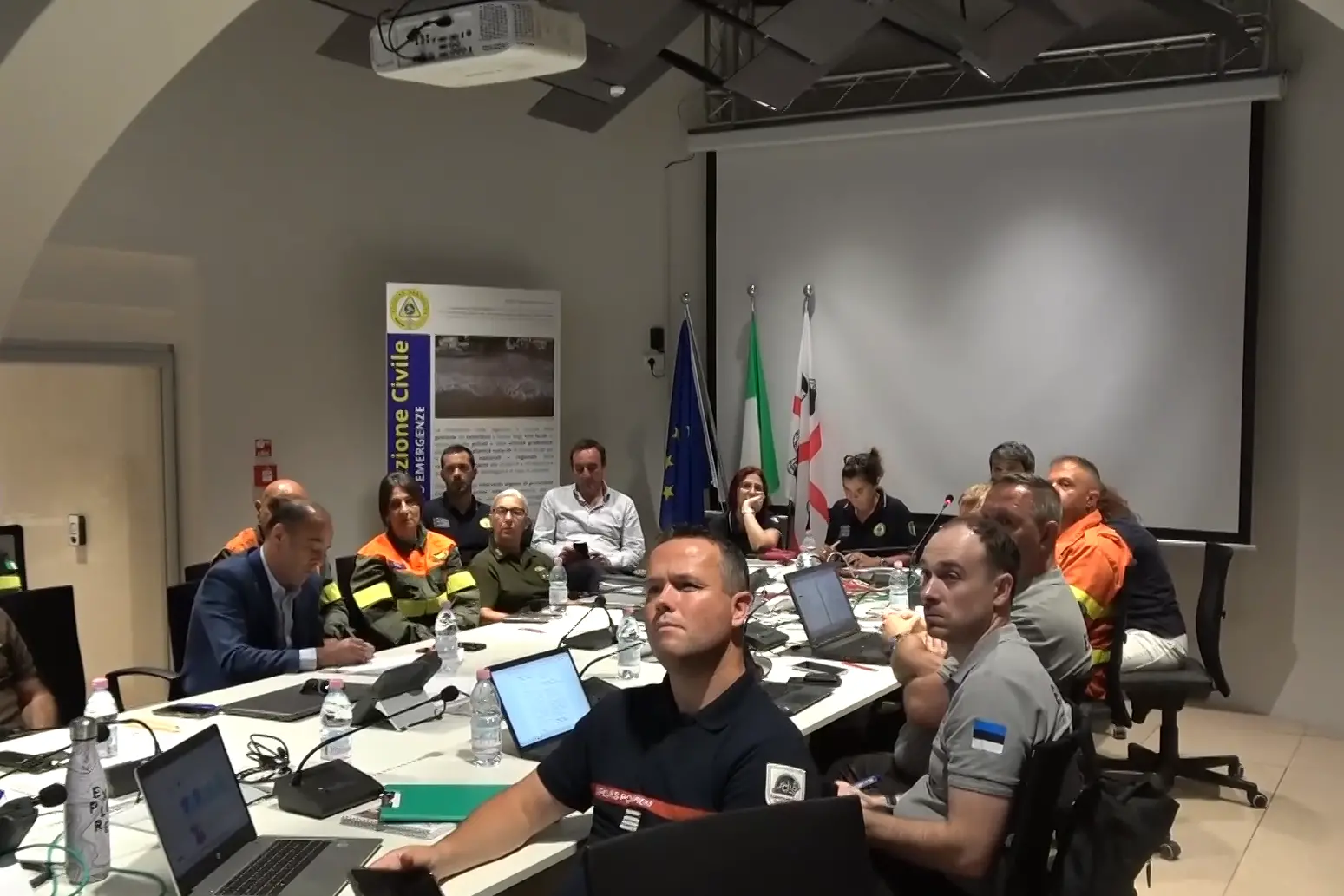 Incendi, arrivano i rinforzi dall’Europa: 120 uomini da Francia, Estonia e Austria