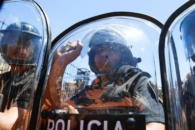 Polizia in Argentina (Ansa)