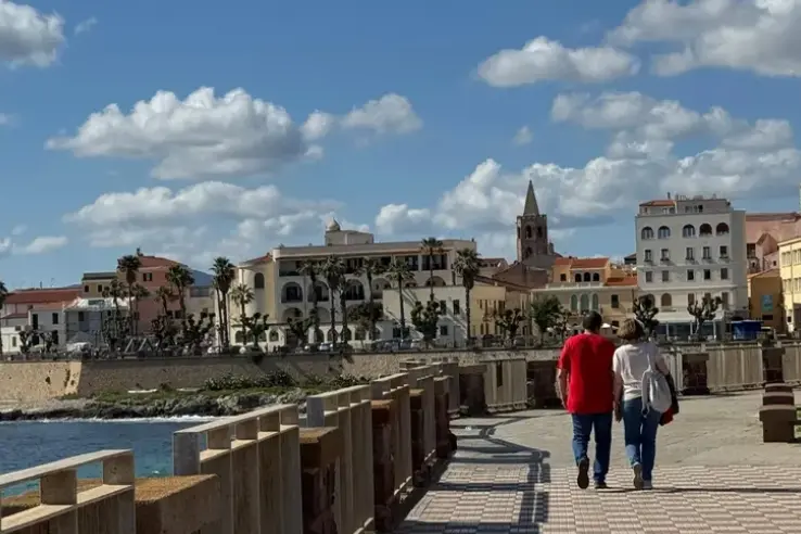 Alghero ha registrato il 78% di riempimento camere (archivio-foto C. Fiori)