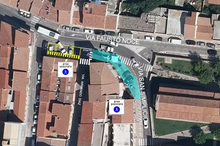La zona pedonale tra via Fausto Noce e via San Simplicio