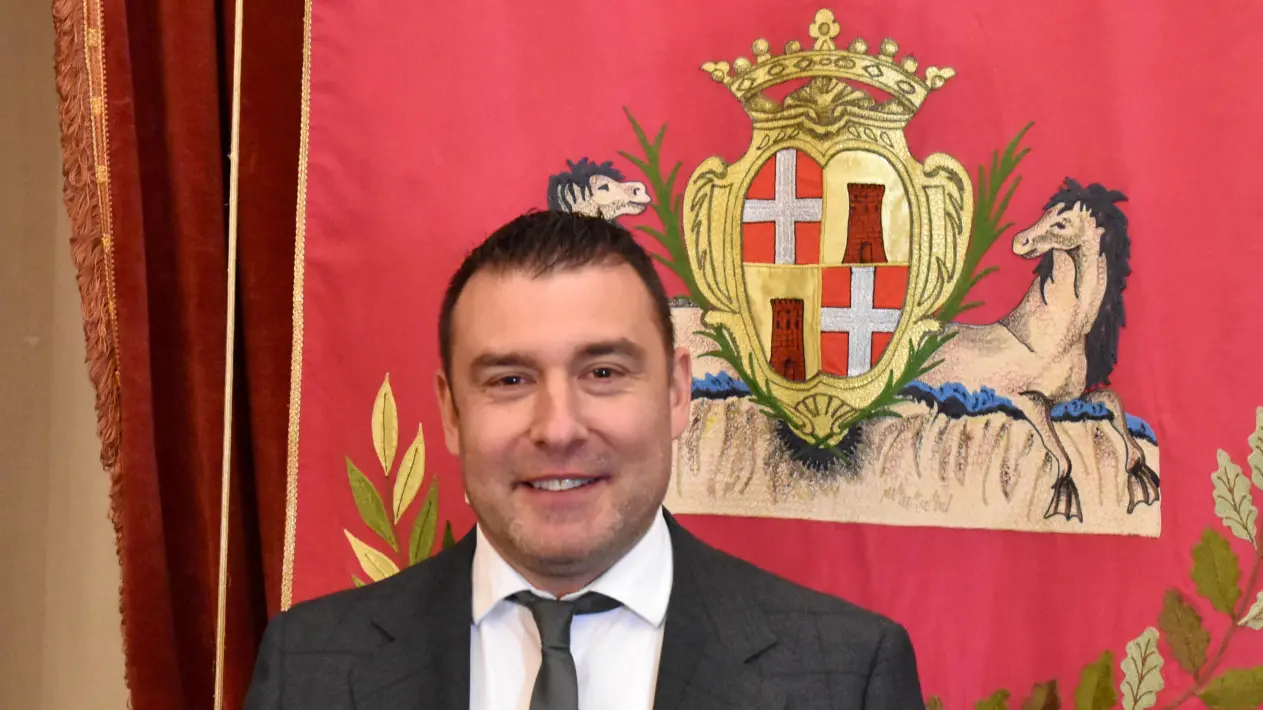 https://immagini.unionesarda.it/version/c:NTRlZDk3ZWEtMTkzYi00:ZWIyZjdhY2QtOTJlNC00/image.webp?f=16:9