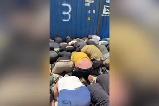 Ben Gvir mostra in video attivisti Flotilla legati e in ginocchio