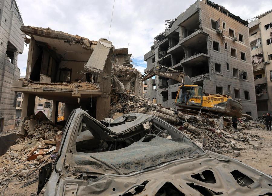 «Offese gratuite e irrispettose, la Chiesa parla di pace e amore»