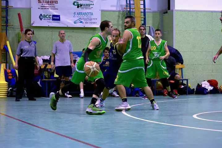Nella foto, Fabrizio Piras, ala del Basket Mogoro (foto concessa)