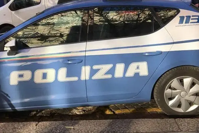 Polizia (Foto L'Unione Sarda)