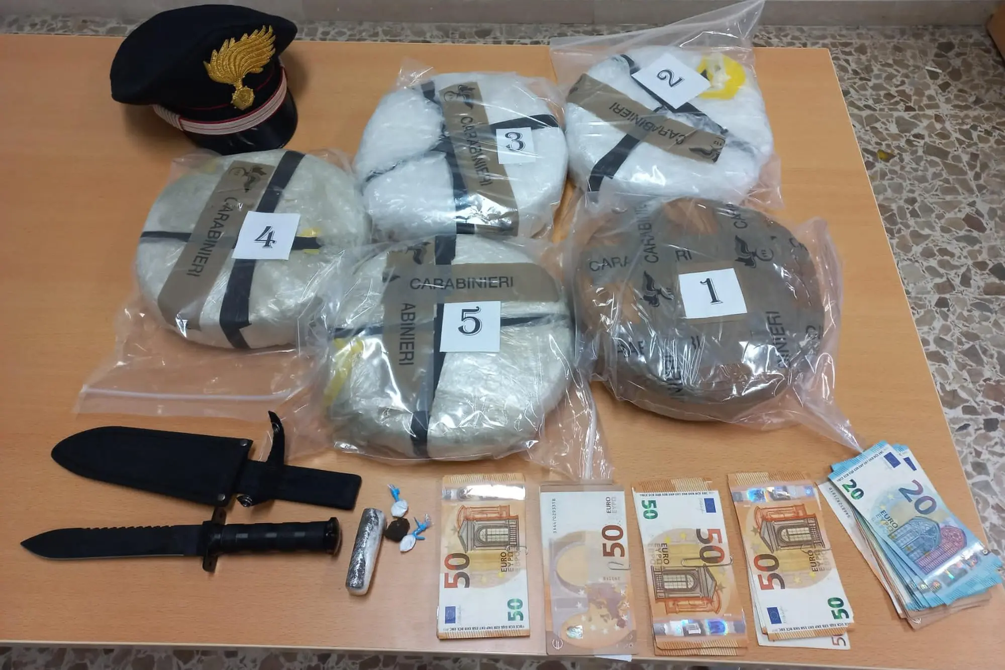 La cocaina sequestrata a Porto Torres (Foto: Carabinieri)